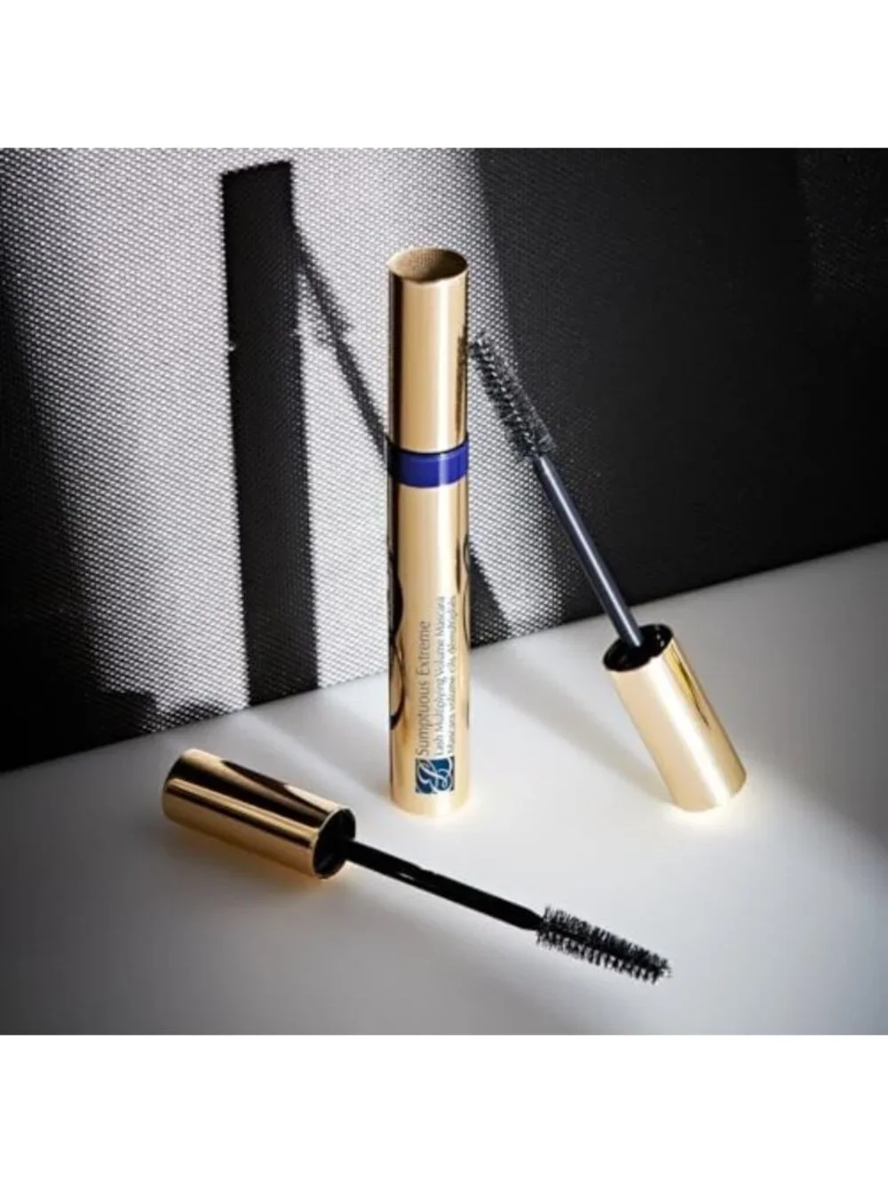 Volumizing Lengthening Mascara for Bold Lashes | Extreme Black, Flawless Finish